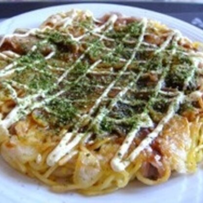 mimiさんこんばんは♪モダン焼きはじめて作りました。焼きそばを入れるとボリューム満点で美味しかったですよ（*^_^*）
大きさもお皿いっぱいでお腹もいっぱい♪